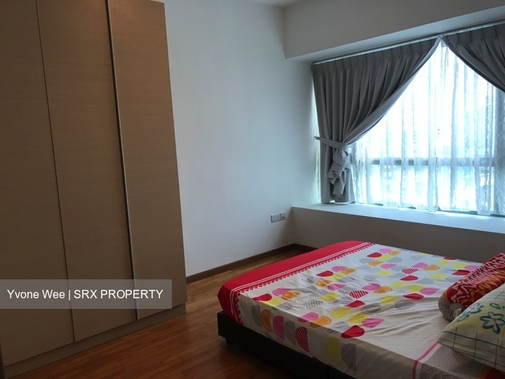 Waterfront Waves thumbnail photo